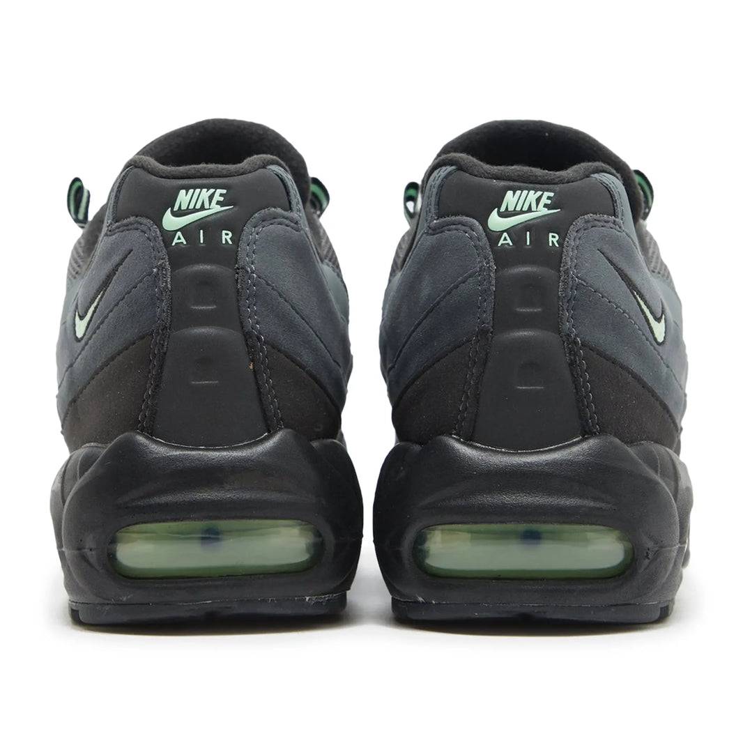 NIKE AIR MAX 95 Vapour Green sneakers with gradient color design, featuring Air Max cushioning.