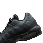 NIKE AIR MAX 95 Vapour Green sneakers with gradient design and Air Max cushioning.