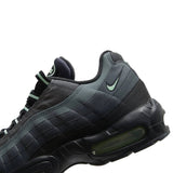 NIKE AIR MAX 95 Vapour Green sneakers with gradient design and Air Max cushioning.