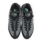 NIKE AIR MAX 95 Vapour Green sneakers with gradient design and Air Max cushioning.