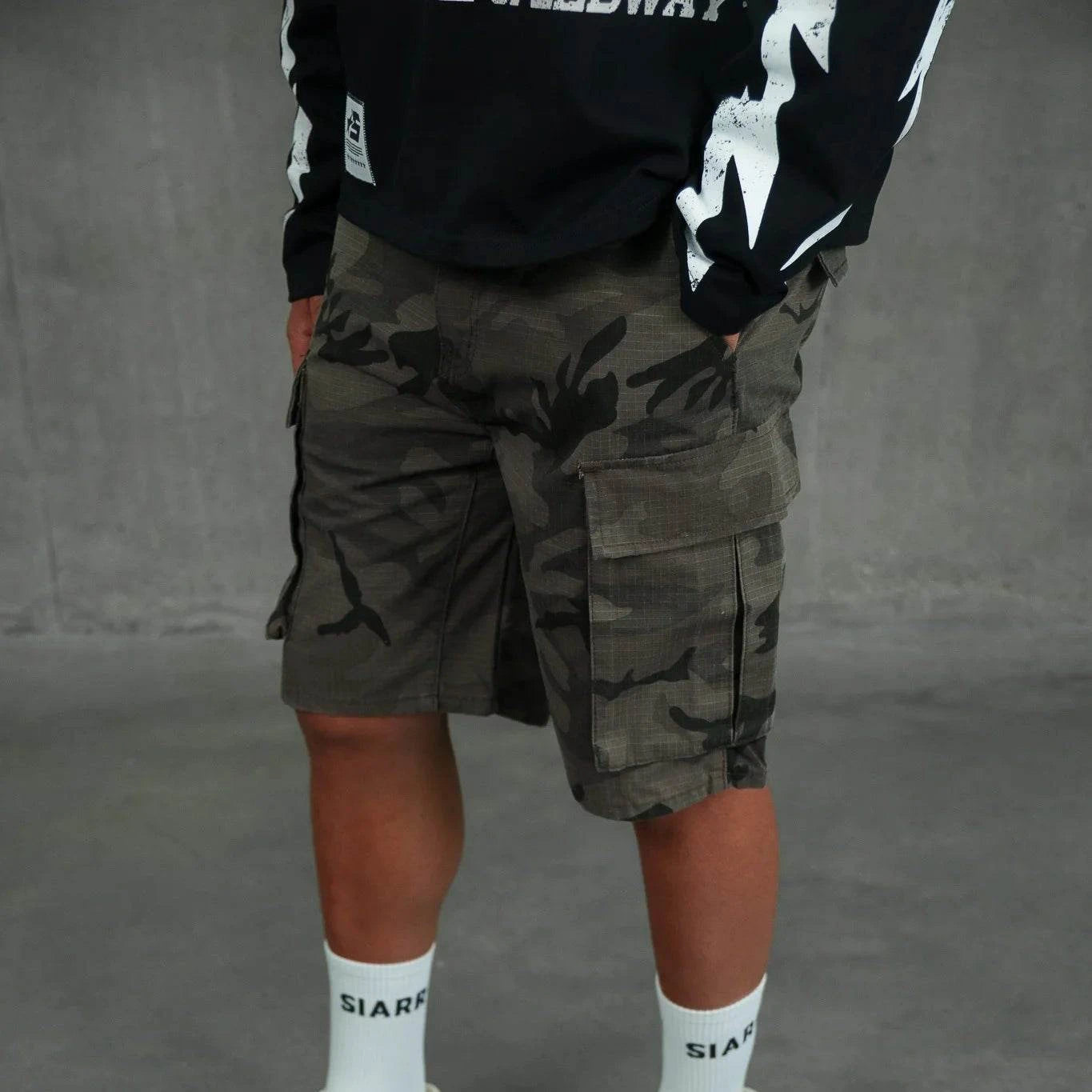 Siarr camo shorts black with cargo pockets and belt loops, regular fit cotton fabric