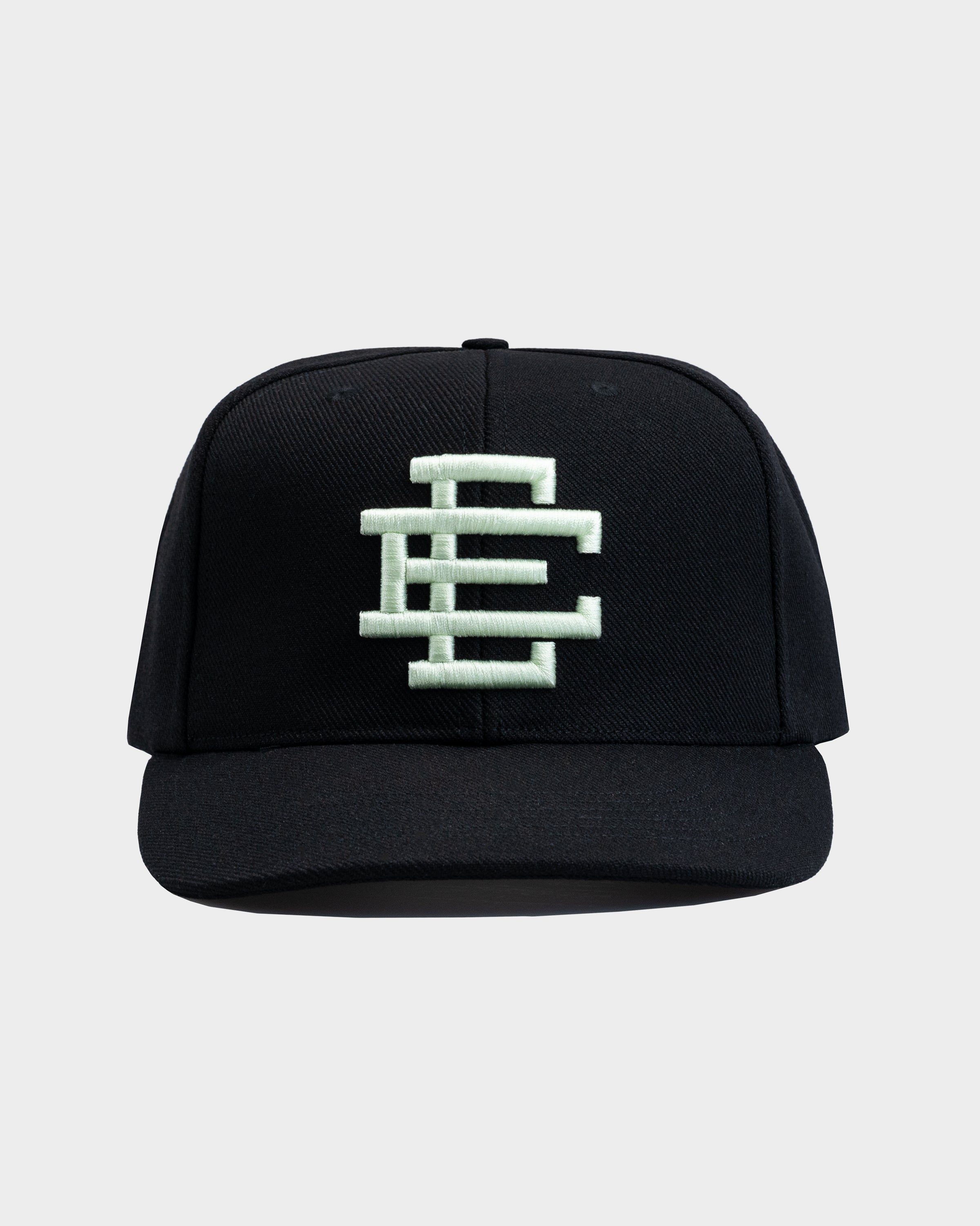 Eric Emanuel EE Basic Hat in black and off white design