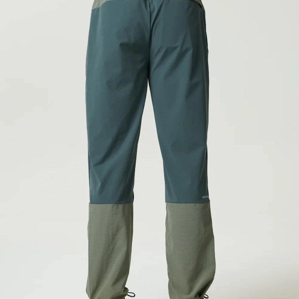 Reprimo Clima Pants in dark moss and khaki with dual-fabric design and breathable calves for active wear