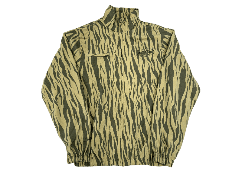 CORTEIZ LITEWORK green camo jacket with high collar and front pocket.