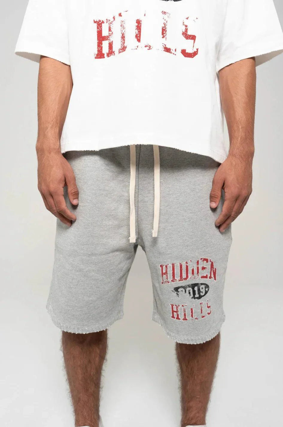 Suavo World Hidden Hills grey shorts with drawstring.