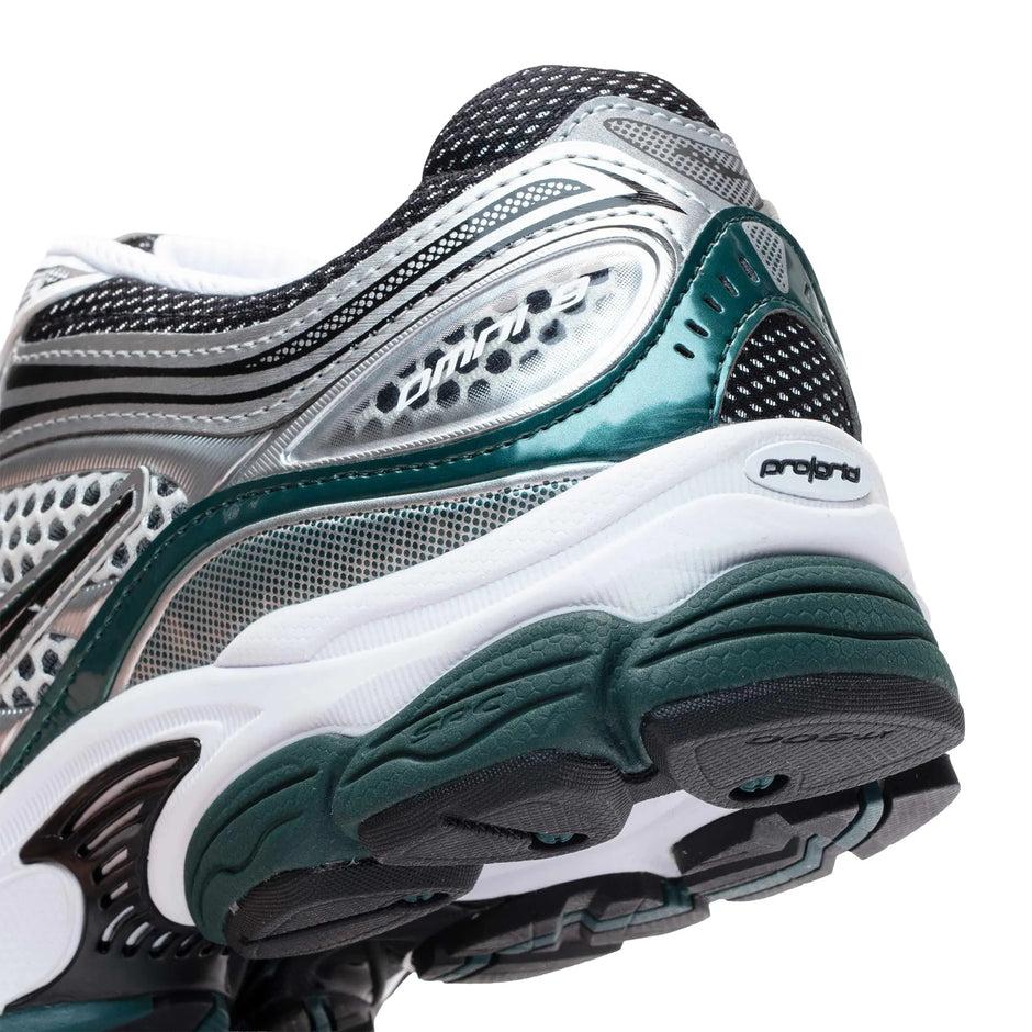 Saucony ProGrid Omni 9 Pine Green running shoe side view