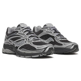 Saucony Progrid Omni 9 running shoe in silver and black colorway