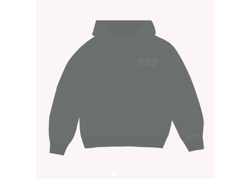 Broken Planet Market Basic Hoodie in shadow grey with kangaroo pocket and regular fit.